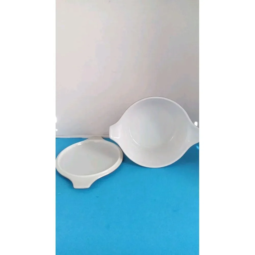 Vintage Pyrex Terra Cotta Casserole Dish with Lid Round Oven-Safe Cookware‎